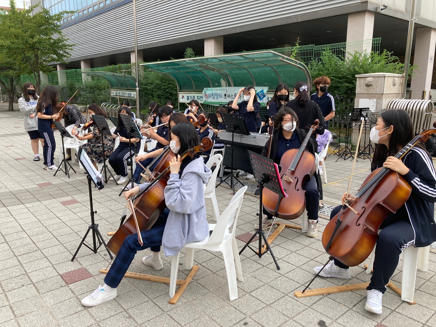 2022학년도 학교폭력예방을 위한 아침맞이 오케스트라 음악회 풍경